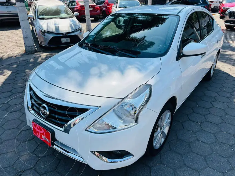 Foto Nissan Versa Advance usado (2018) color Blanco precio $187,000