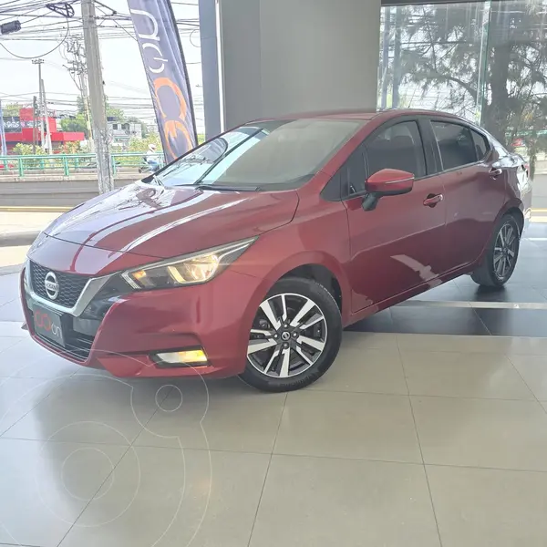 Foto Nissan Versa Advance usado (2021) color Rojo financiado en mensualidades(enganche $73,575 mensualidades desde $5,626)