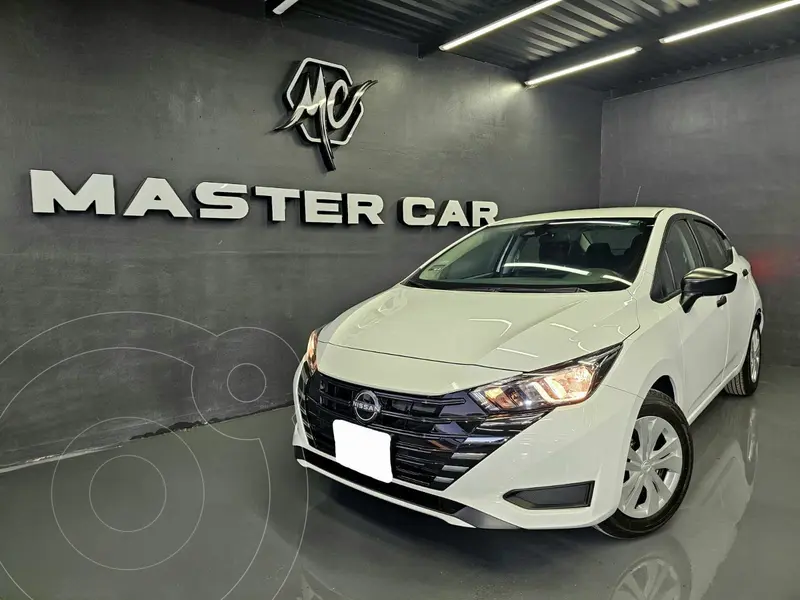 Foto Nissan Versa Sense usado (2024) color Blanco precio $299,000