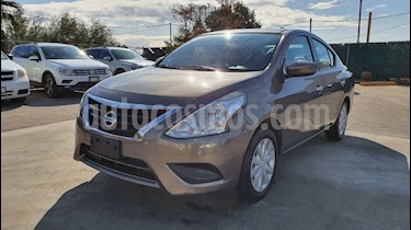foto Nissan Versa Sense Aut usado (2018) color Gris precio $159,800