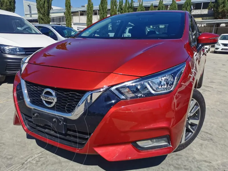 Foto Nissan Versa Advance usado (2021) color Rojo precio $364,000