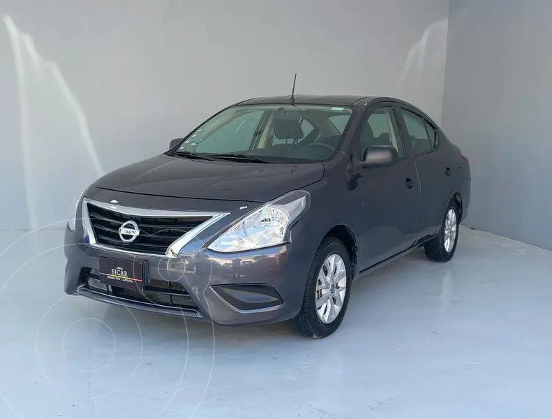 Foto Nissan Versa Exclusive Aut usado (2022) color Gris Oscuro precio $219,000