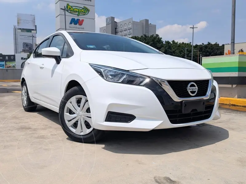 Foto Nissan Versa Sense usado (2021) color Blanco precio $239,000