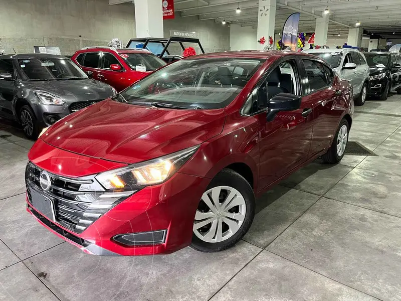 Foto Nissan Versa Sense usado (2023) color Rojo precio $310,000