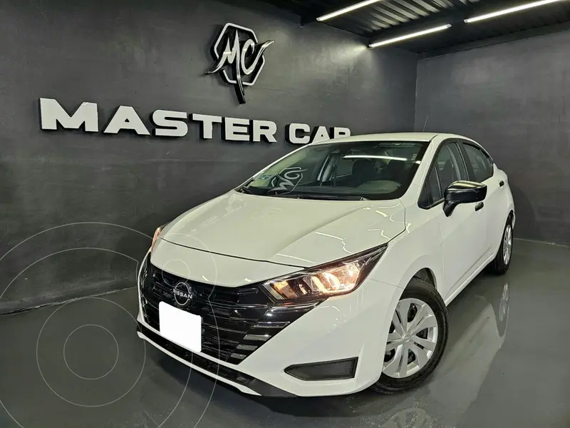 Foto Nissan Versa Sense Aut usado (2024) color Blanco precio $309,000