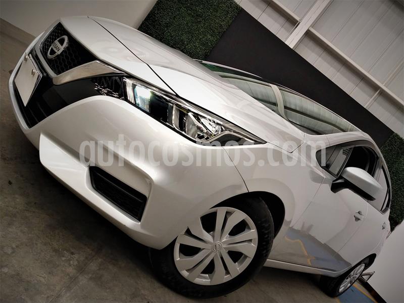 foto Nissan Versa Sense usado (2020) color Plata precio $214,999