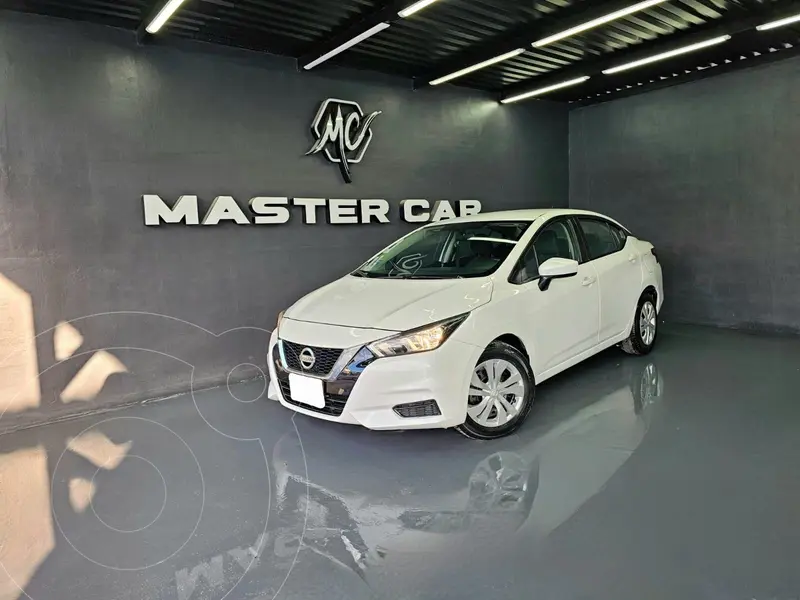 Foto Nissan Versa Sense Aut usado (2020) color Blanco precio $249,000