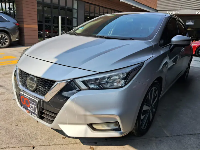Foto Nissan Versa Platinum Aut usado (2020) color plateado financiado en mensualidades(enganche $58,588 mensualidades desde $4,480)