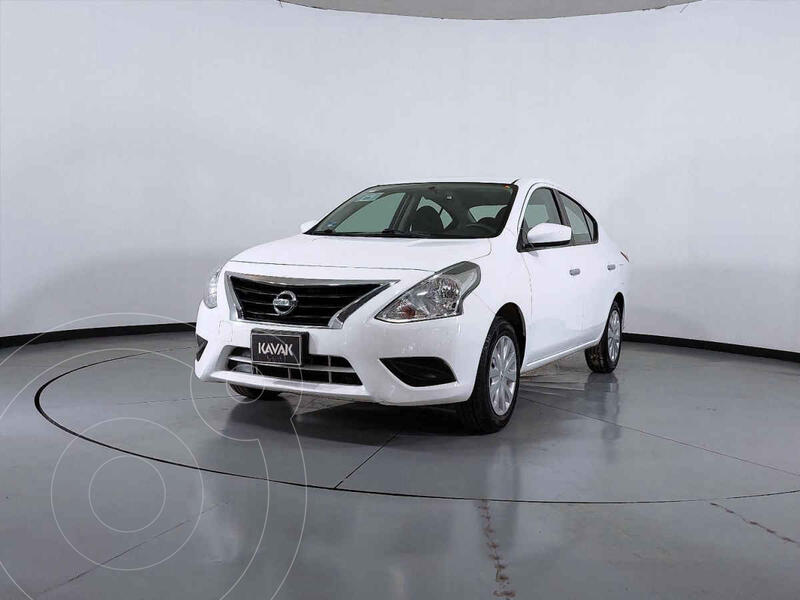 Foto Nissan Versa Sense usado (2018) color Blanco precio $206,999