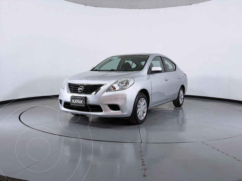 Foto Nissan Versa Sense Aut usado (2014) color Plata precio $139,999