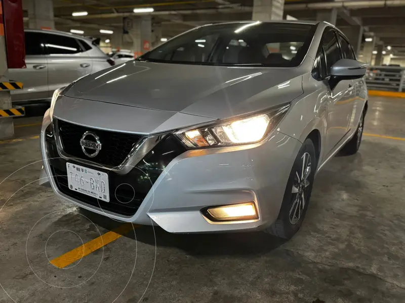 Foto Nissan Versa Advance usado (2021) color plateado precio $255,000