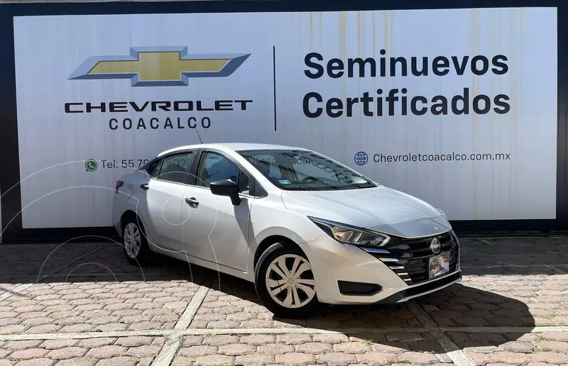 Foto Nissan Versa Sense Aut usado (2023) color plateado financiado en mensualidades(enganche $89,880 mensualidades desde $5,988)