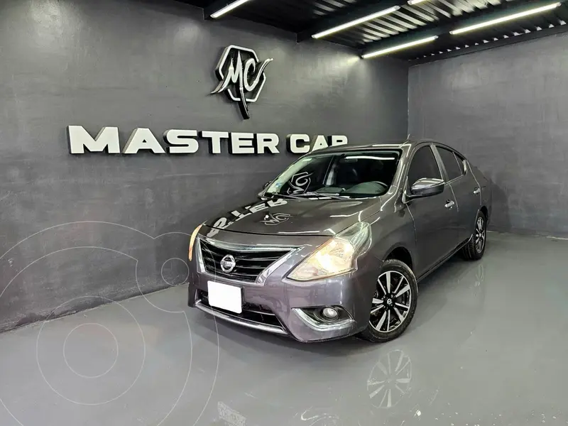 Foto Nissan Versa Exclusive Aut usado (2019) color Gris precio $238,000