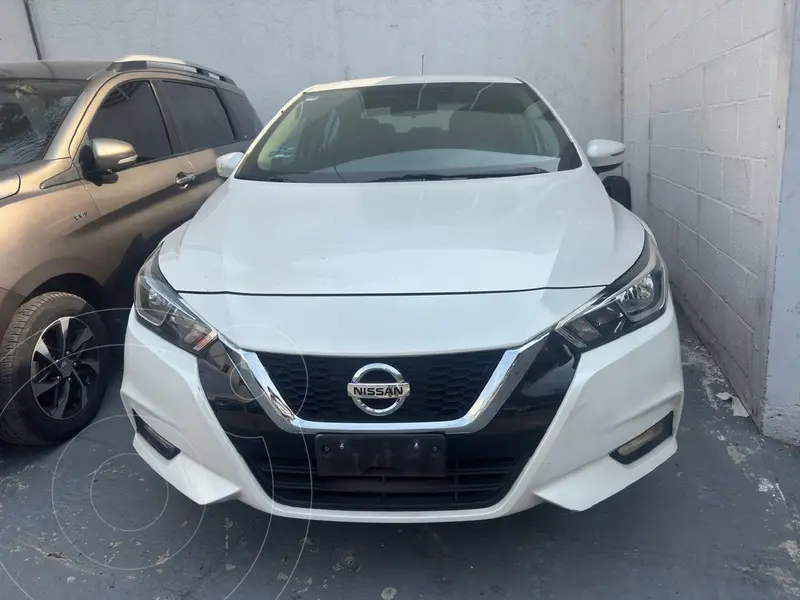 Foto Nissan Versa Advance usado (2020) color Blanco precio $215,000