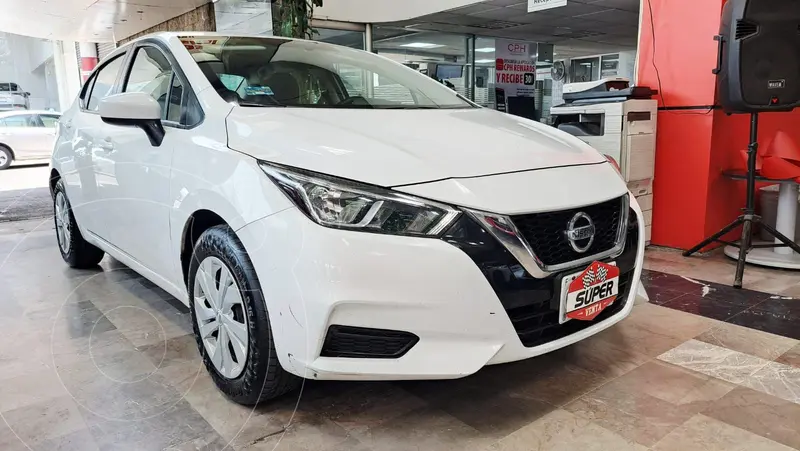 Foto Nissan Versa Sense Aut usado (2021) color Blanco financiado en mensualidades(enganche $98,230 mensualidades desde $4,133)