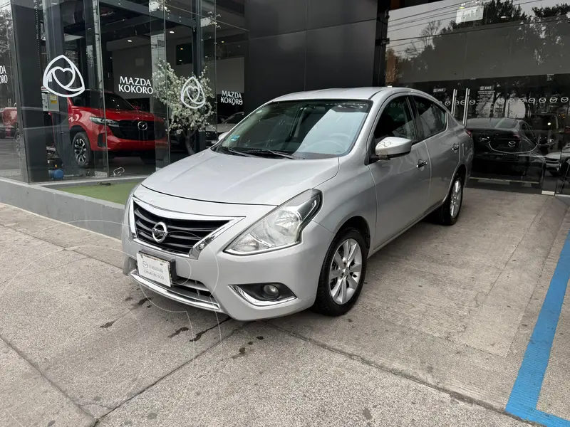 Foto Nissan Versa Advance usado (2017) color Plata precio $147,000