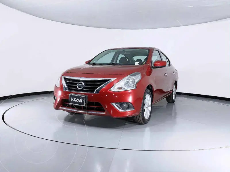 Foto Nissan Versa Advance usado (2018) color Rojo precio $231,999