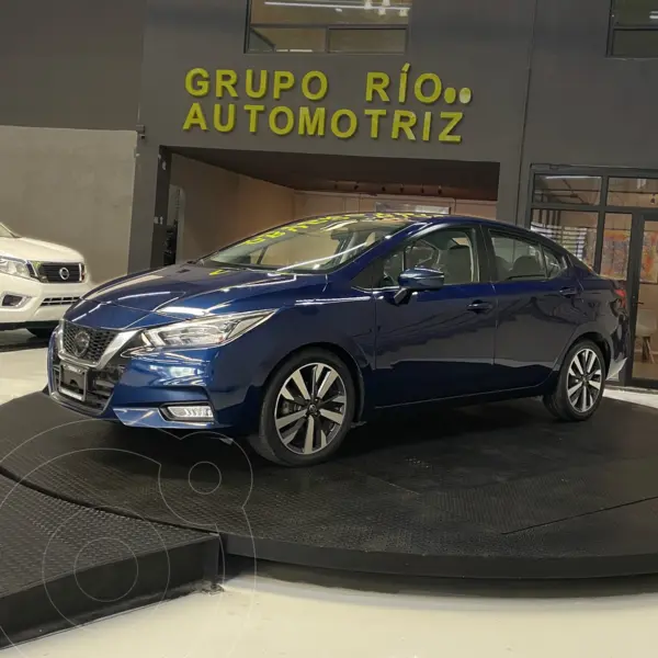 Foto Nissan Versa Platinum Aut usado (2020) color Azul precio $269,000