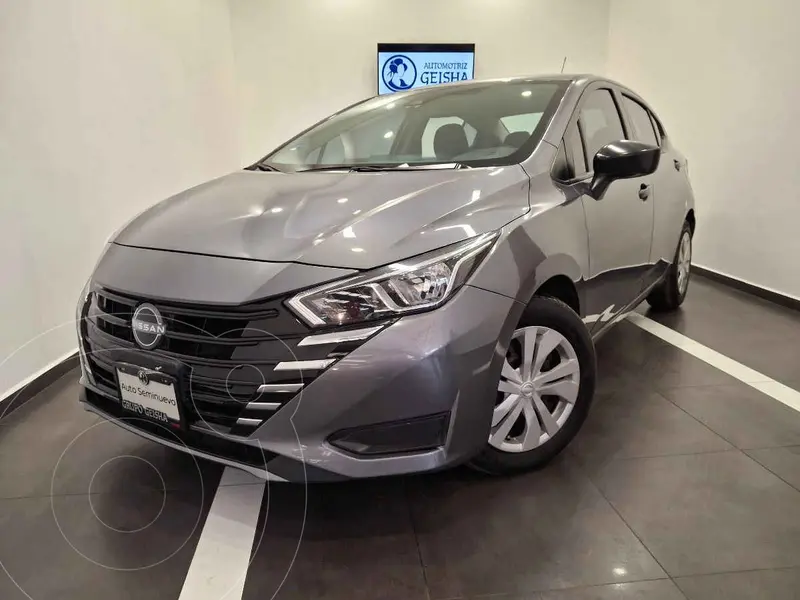 Foto Nissan Versa Sense Aut usado (2023) color Gris precio $290,000