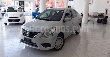 Nissan Versa 4p Sense L4/1.6 Aut usado (2017) color Plata precio $149,800