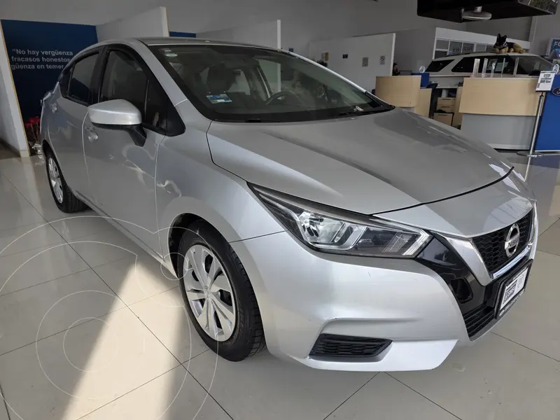 Foto Nissan Versa Sense Aut usado (2021) color Plata financiado en mensualidades(enganche $70,490 mensualidades desde $5,765)