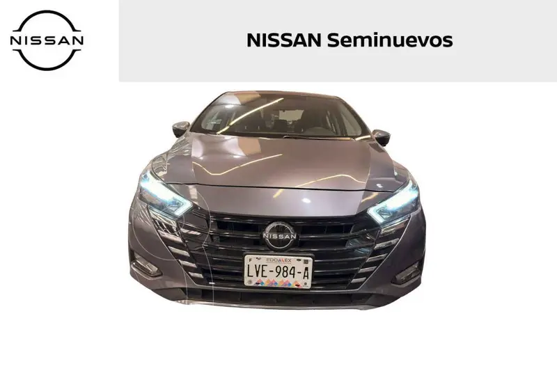Foto Nissan Versa Exclusive Aut usado (2023) color Gris precio $313,000