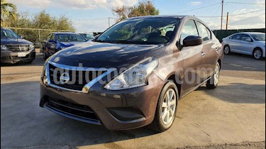 foto Nissan Versa Sense Aut usado (2019) color Gris precio $178,900
