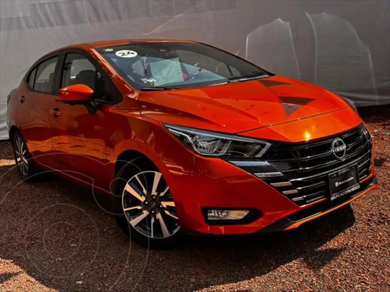 Foto Nissan Versa Advance Aut usado (2024) color Naranja precio $350,000