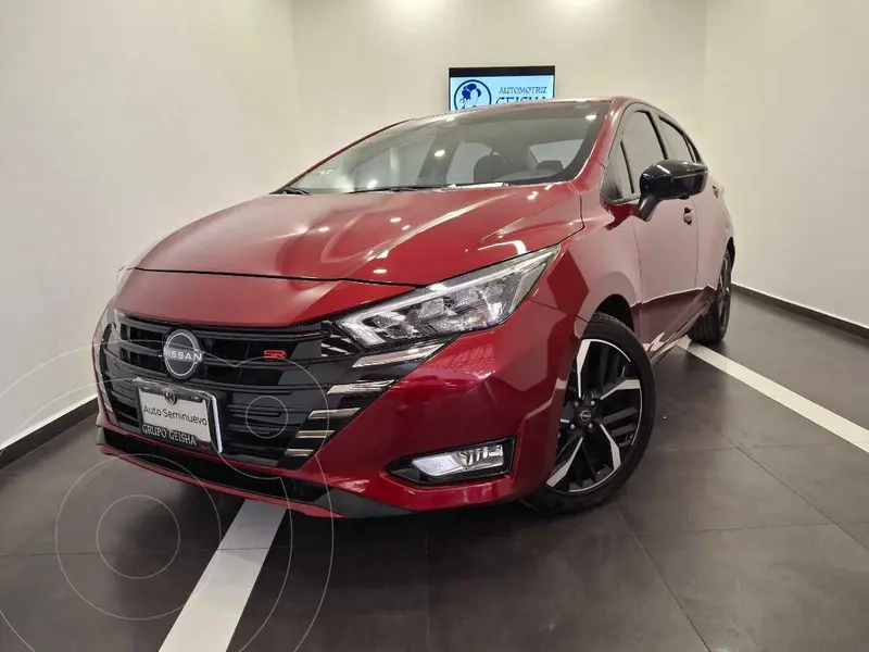 Foto Nissan Versa SR usado (2024) color Rojo precio $395,000