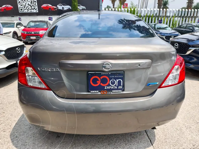 nissan versa