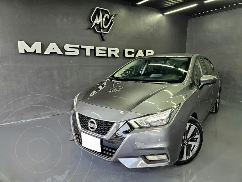 Foto Nissan Versa Exclusive Aut usado (2021) color Gris Oscuro precio $268,000