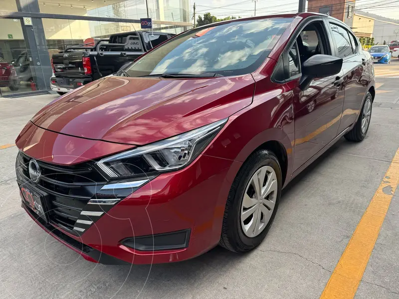 Foto Nissan Versa Sense Aut usado (2023) color Rojo financiado en mensualidades(enganche $80,388 mensualidades desde $6,147)