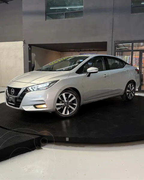 Foto Nissan Versa Exclusive Aut usado (2020) color plateado financiado en mensualidades(enganche $31,728 mensualidades desde $6,689)