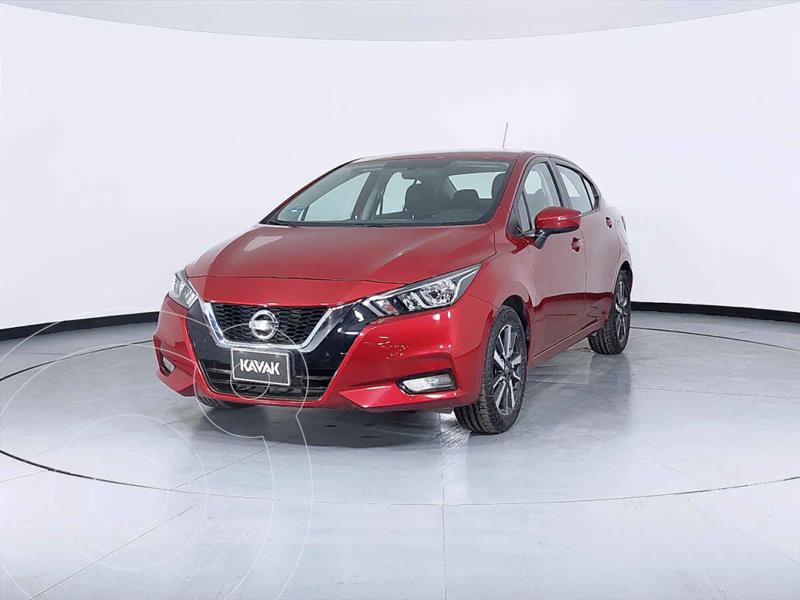 Foto Nissan Versa Advance usado (2020) color Rojo precio $296,999