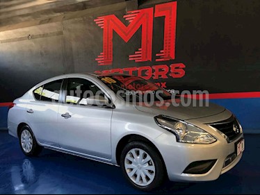 foto Nissan Versa Sense Aut usado (2019) color Plata precio $204,500