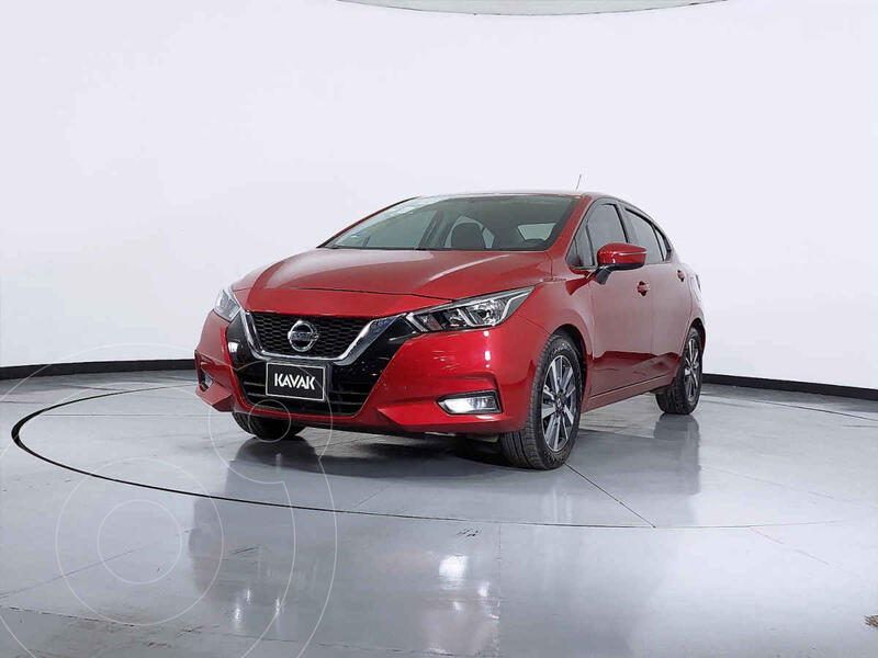 Foto Nissan Versa Advance usado (2020) color Rojo precio $283,999