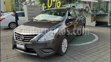 Foto Nissan Versa Sense Aut usado (2017) color Cafe precio $175,000