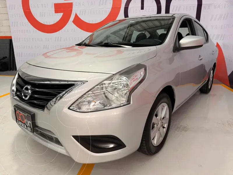 Foto Nissan Versa Sense Aut usado (2019) color plateado precio $187,000