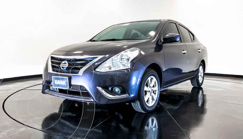 Foto Nissan Versa Advance usado (2017) color Gris precio $142,999