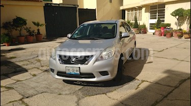 Nissan Versa Sense Aut usado (2013) color Plata precio $115,000