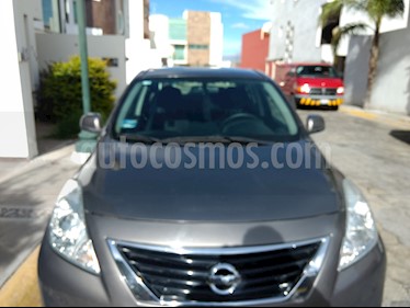 Foto Nissan Versa Sense Aut usado (2012) color Gris precio $98,000