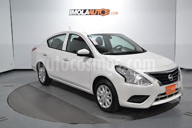 foto Nissan Versa Sense usado (2017) color Blanco precio $470.000