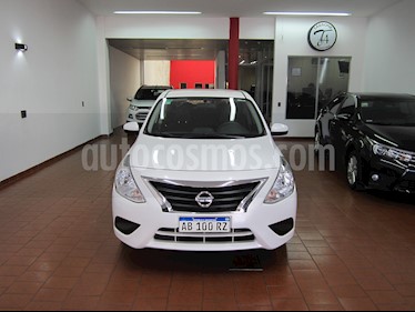 Nissan Versa Sense usado (2017) color Blanco precio $530.000
