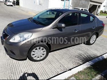 foto Nissan Versa Sense usado (2014) color Bronce precio $120,000