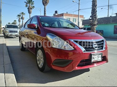 foto Nissan Versa Sense usado (2017) color Rojo precio $165,000