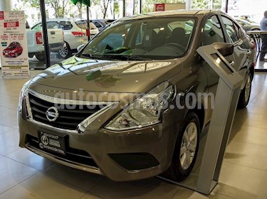 foto Nissan Versa Sense usado (2019) color Gris precio $229,800
