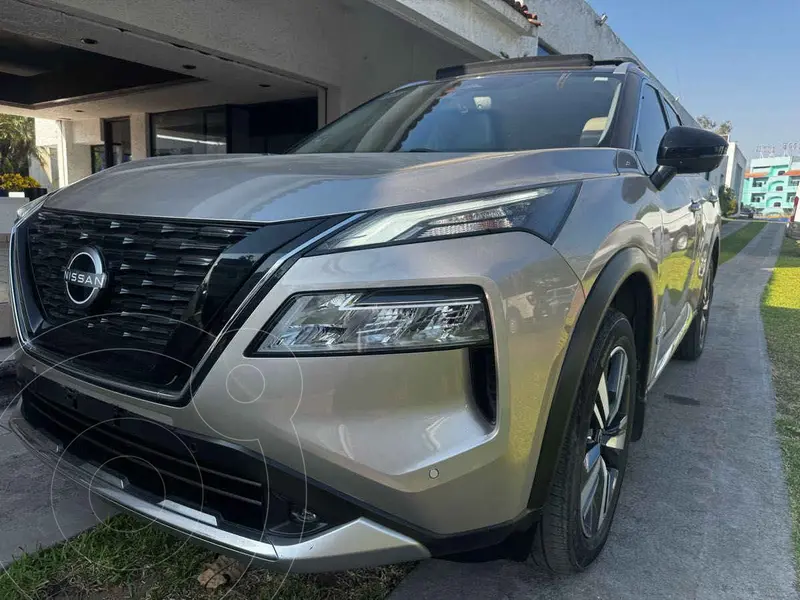 Foto Nissan X-Trail E-Power Platinum usado (2023) color Beige precio $499,900