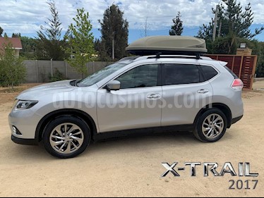 Nissan X-Trail 2.5L Exclusive Aut 3Filas 4x4 usado (2017) color Plata precio $14.490.000