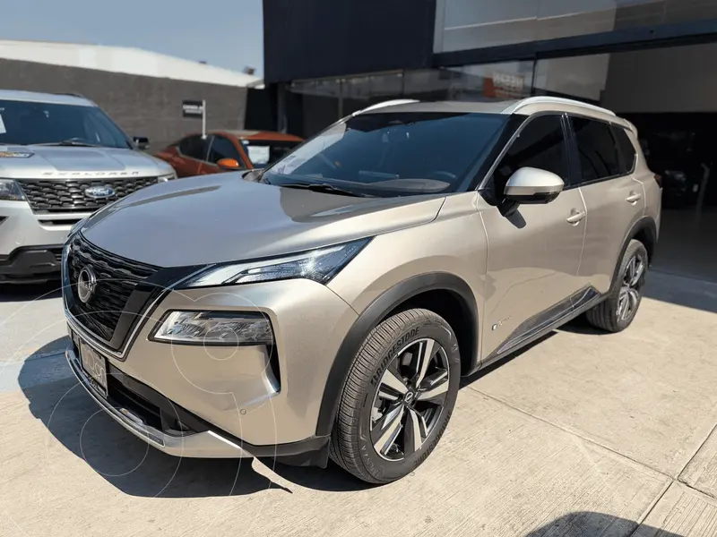 Foto Nissan X-Trail e-power usado (2025) color NISCHAMCHAMPAGNE precio $778,000