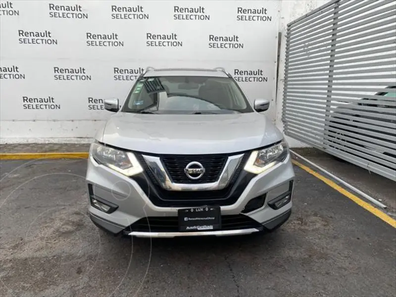 Foto Nissan X-Trail Sense 2 Row usado (2018) color plateado precio $320,000